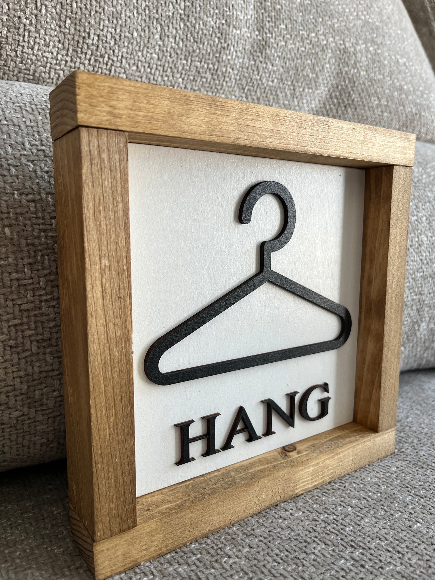Hang 3D laundry sign