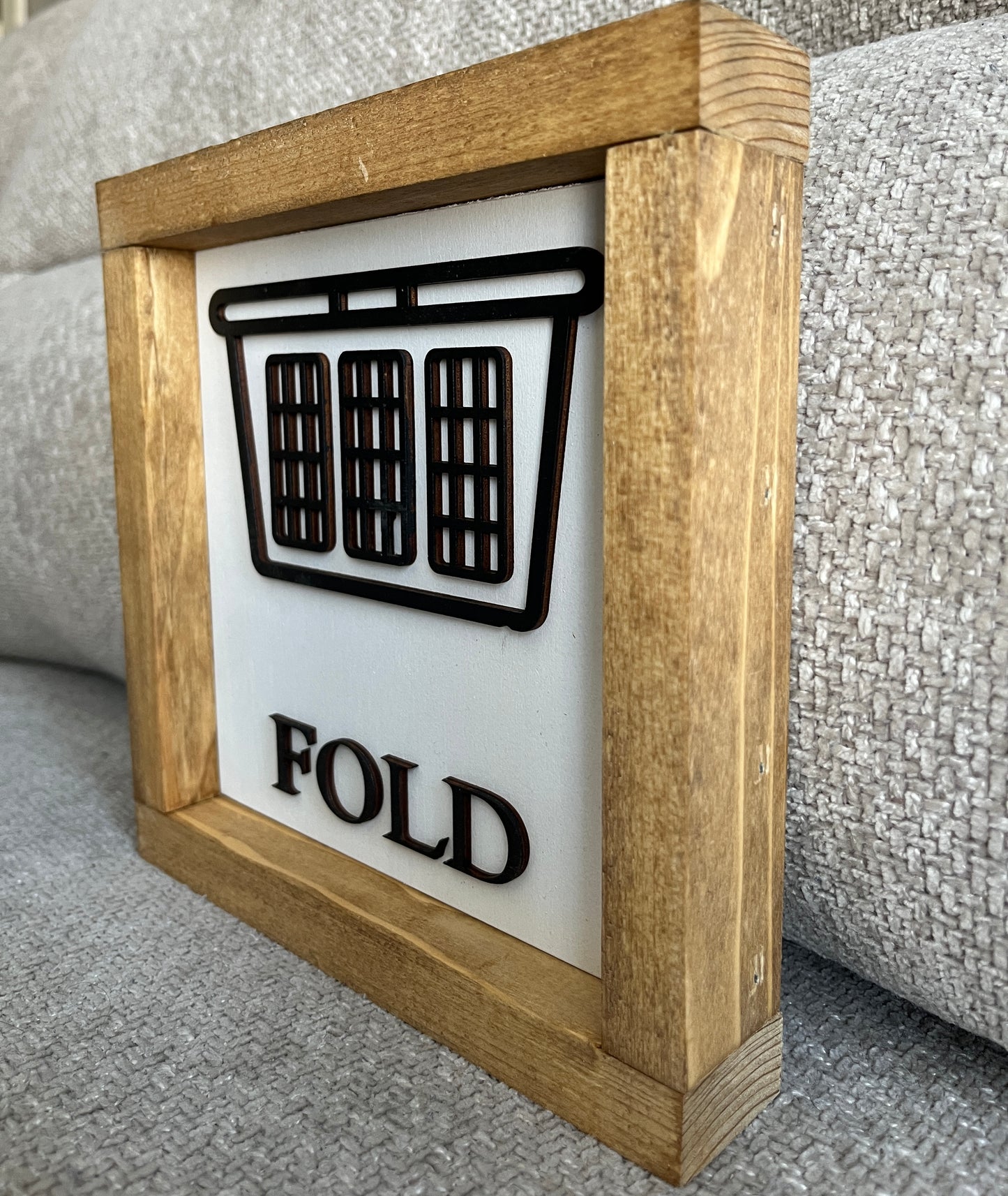 Fold 3D laundry sign