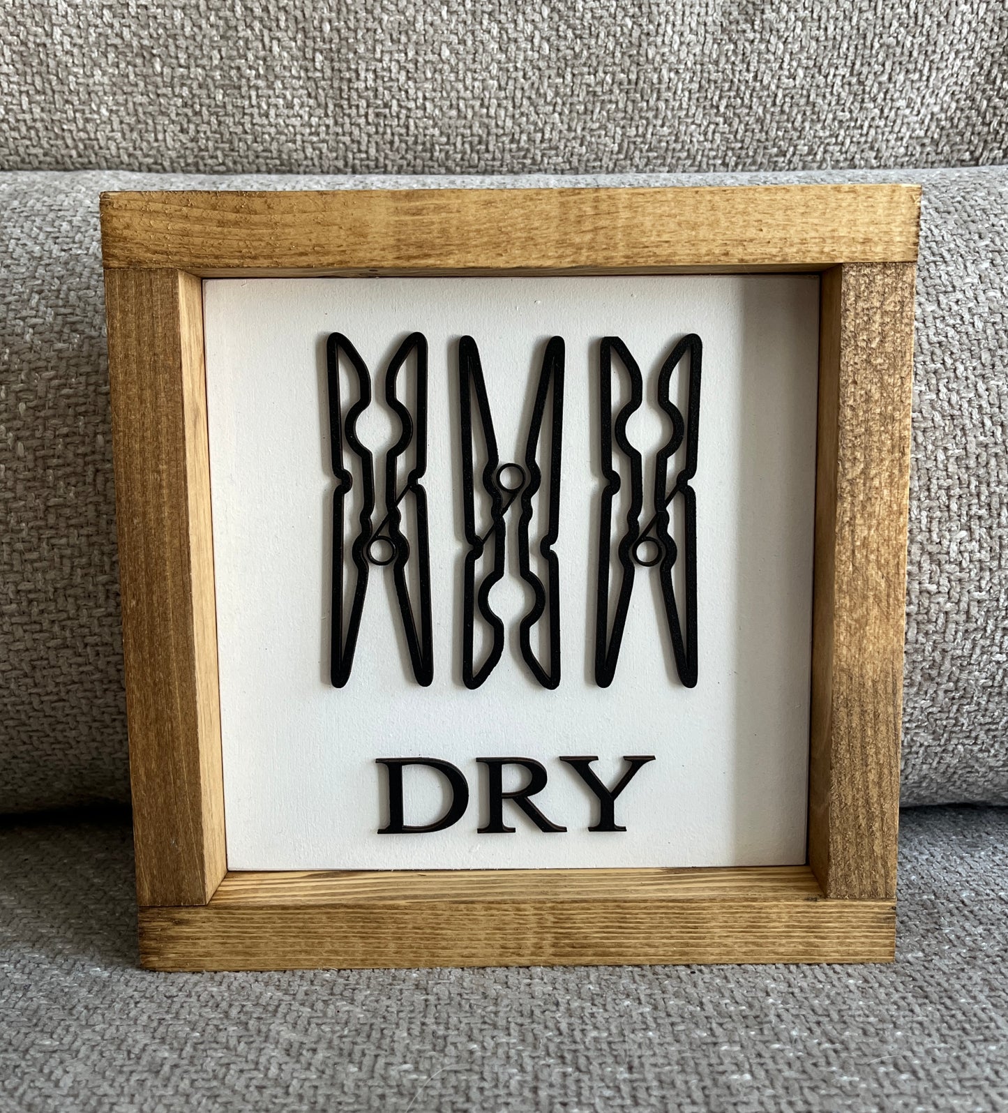 Dry 3D laundry sign