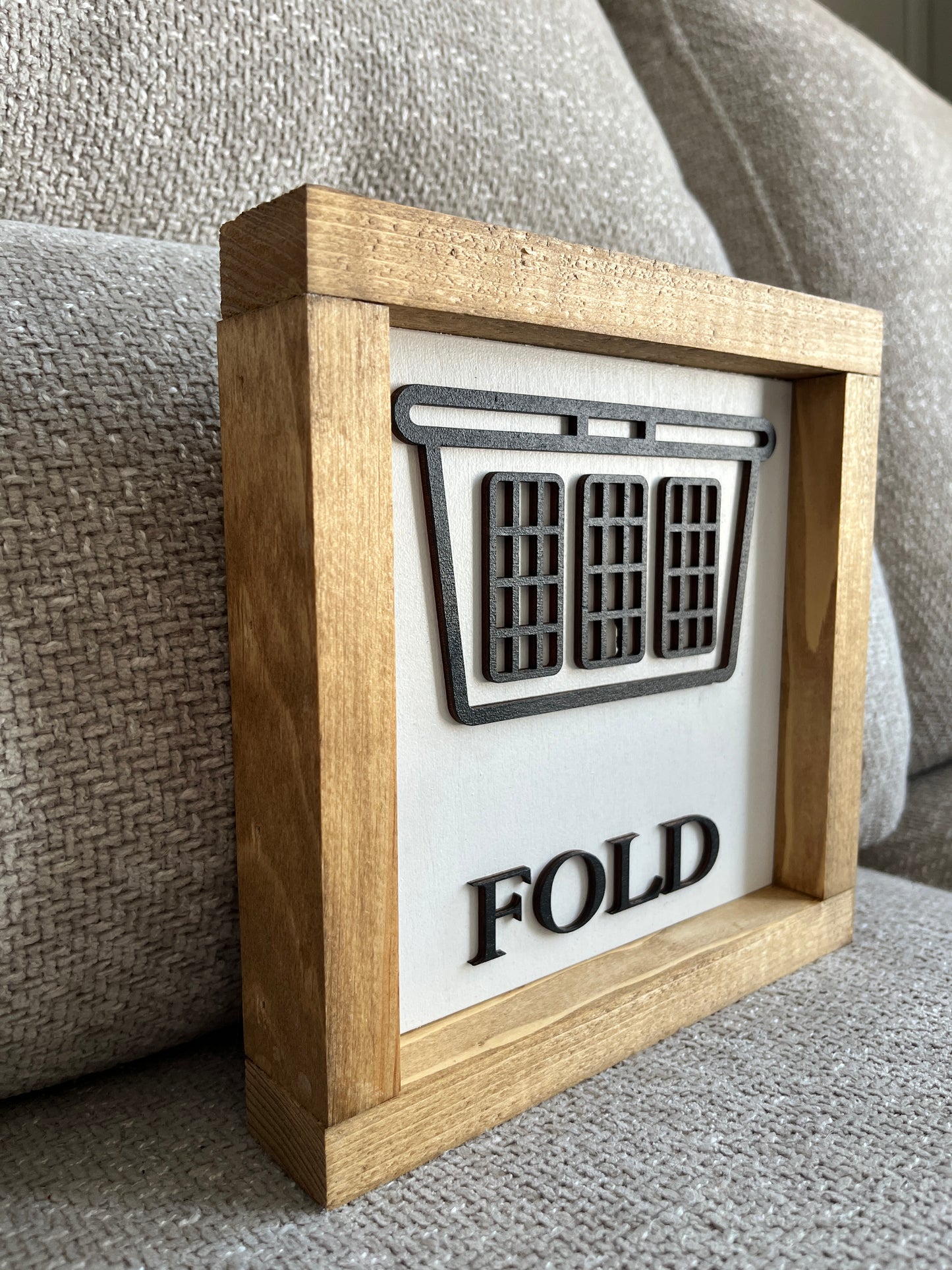 Fold 3D laundry sign