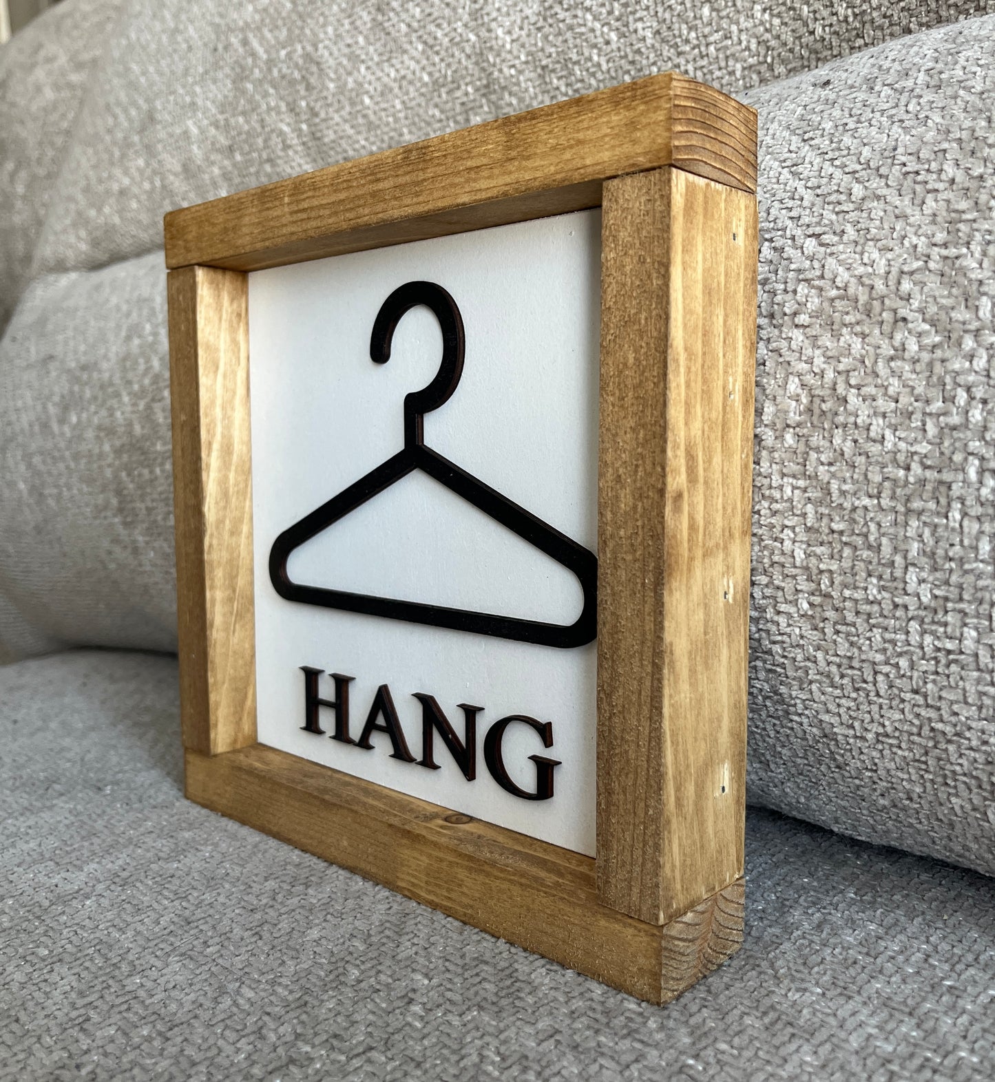Hang 3D laundry sign
