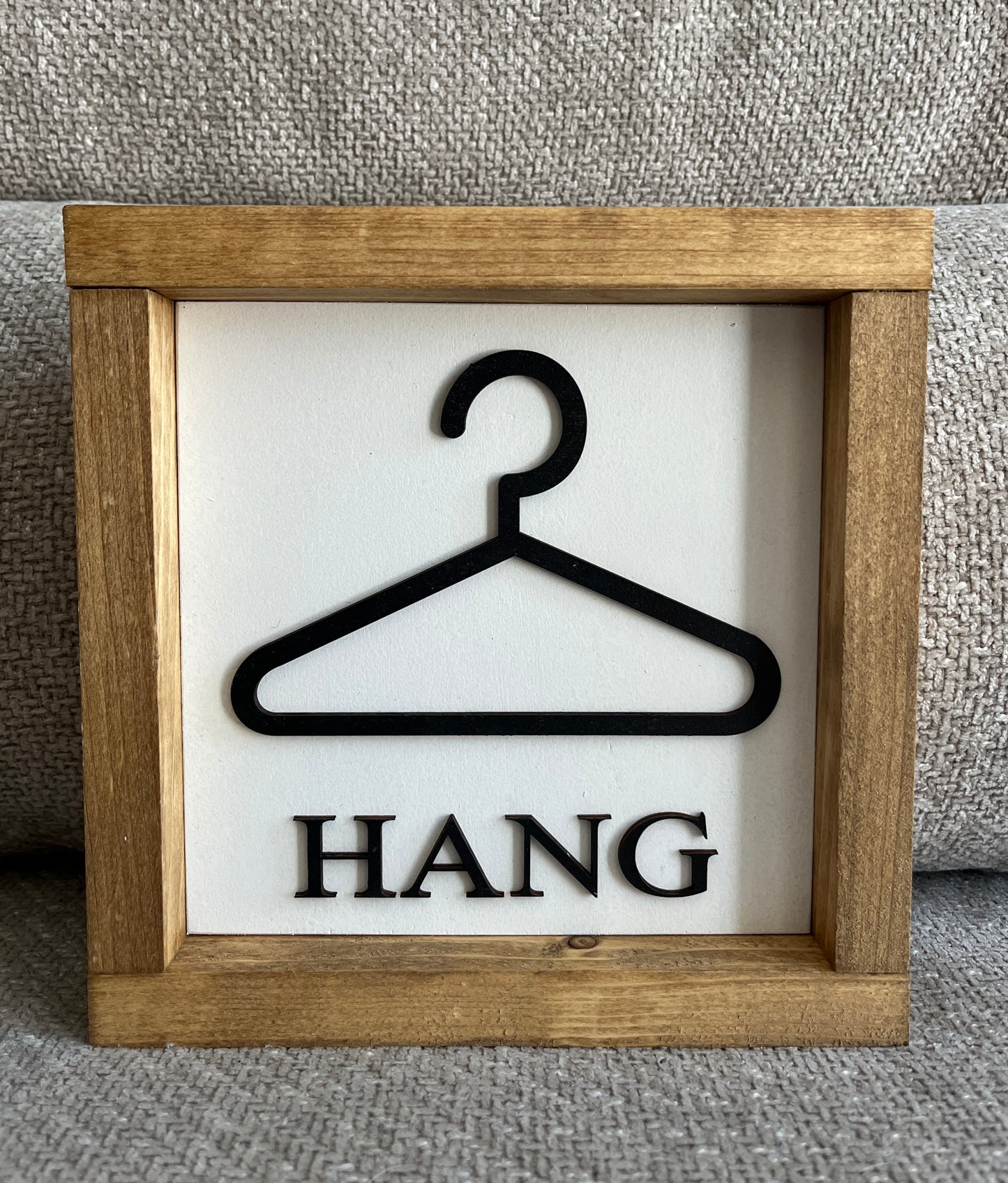 Hang 3D laundry sign